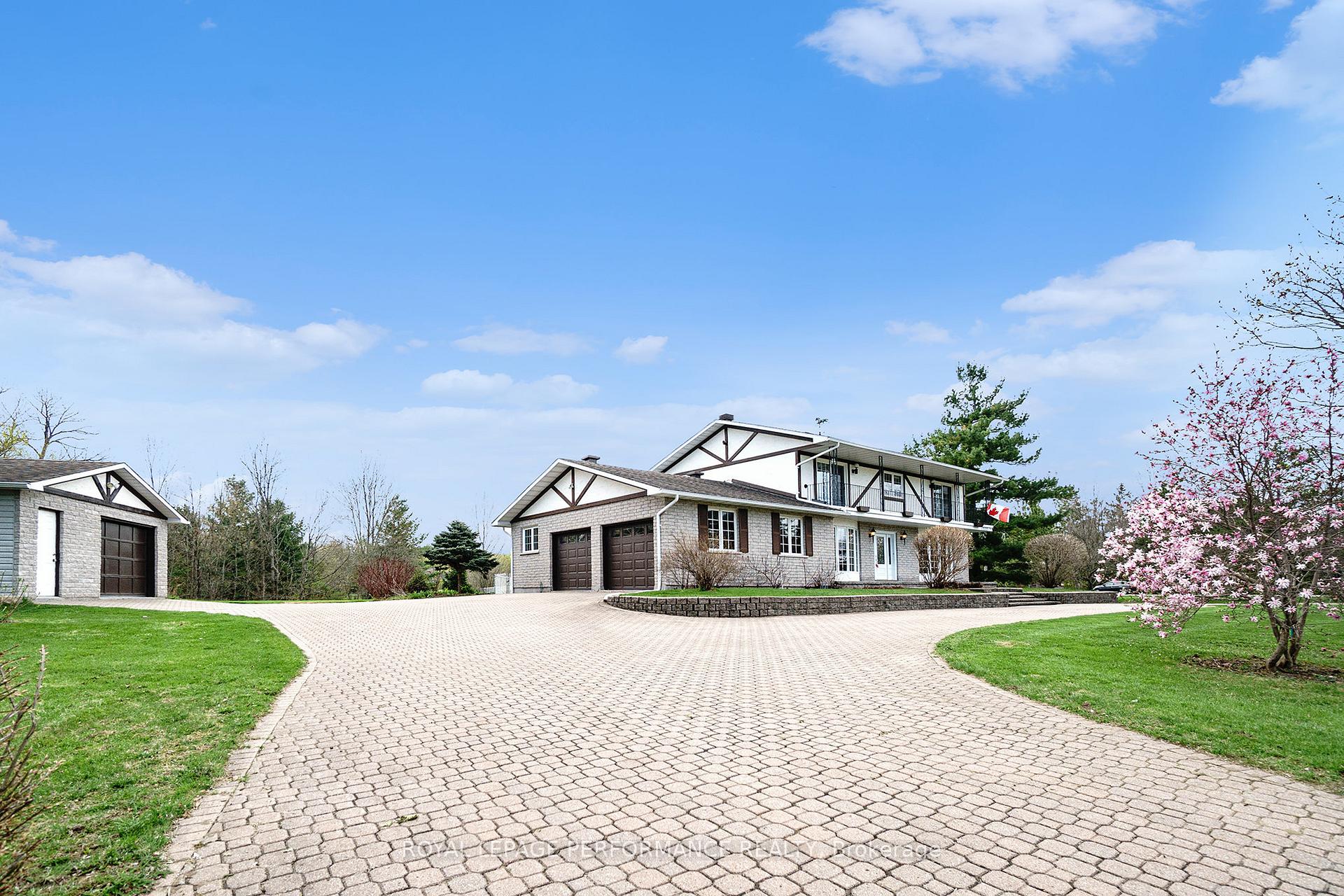 Photo 1 of 1500 Kinsella Drive, Ottawa, Cumberland Estates — HOMEH