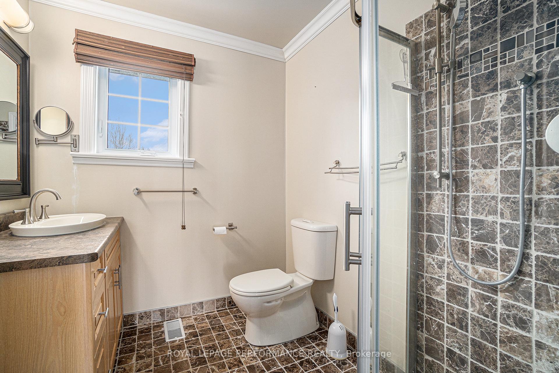 Photo 19 of 1500 Kinsella Drive, Ottawa, Cumberland Estates — HOMEH