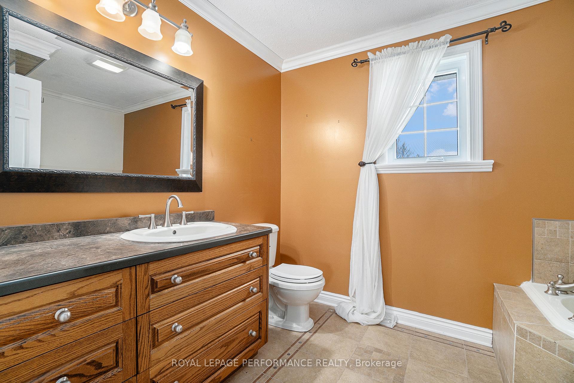 Photo 23 of 1500 Kinsella Drive, Ottawa, Cumberland Estates — HOMEH