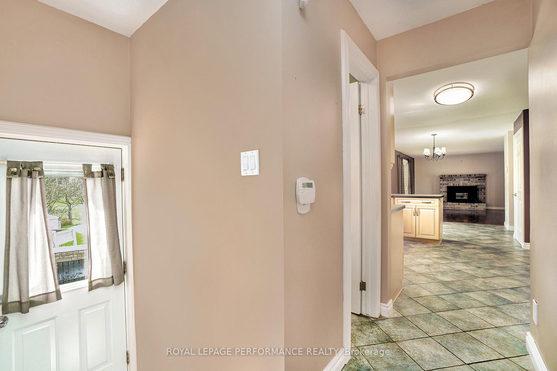 Photo 28 of 1500 Kinsella Drive, Ottawa, Cumberland Estates — HOMEH