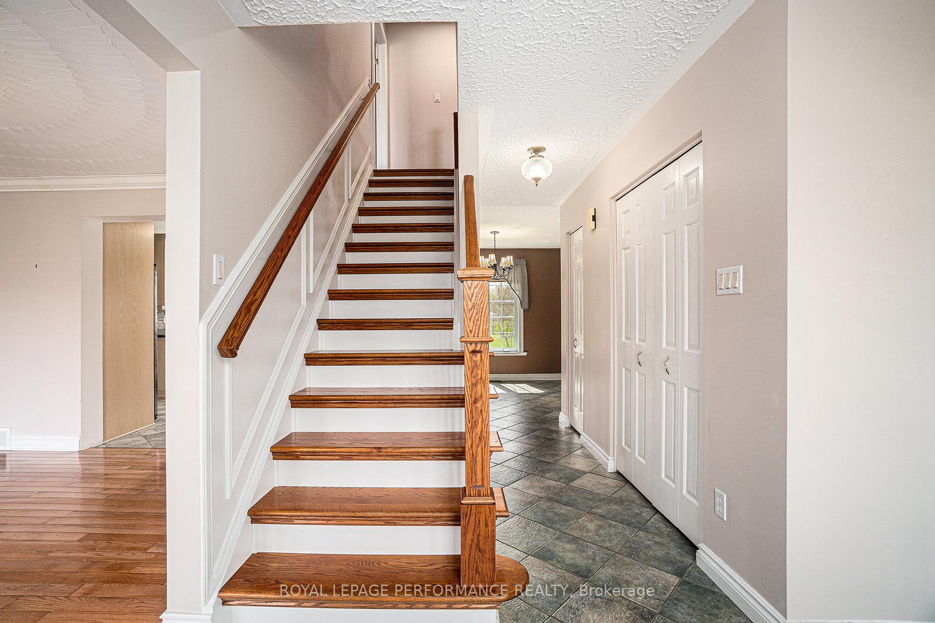 Photo 29 of 1500 Kinsella Drive, Ottawa, Cumberland Estates — HOMEH