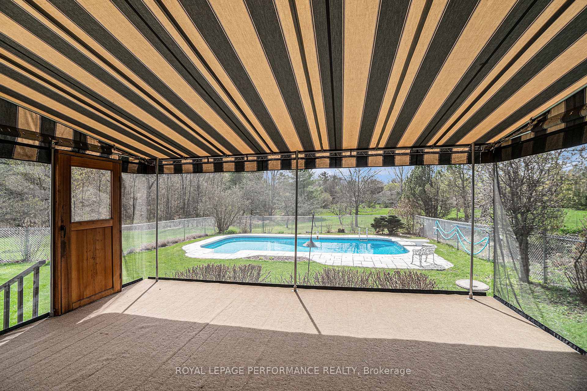 Photo 30 of 1500 Kinsella Drive, Ottawa, Cumberland Estates — HOMEH