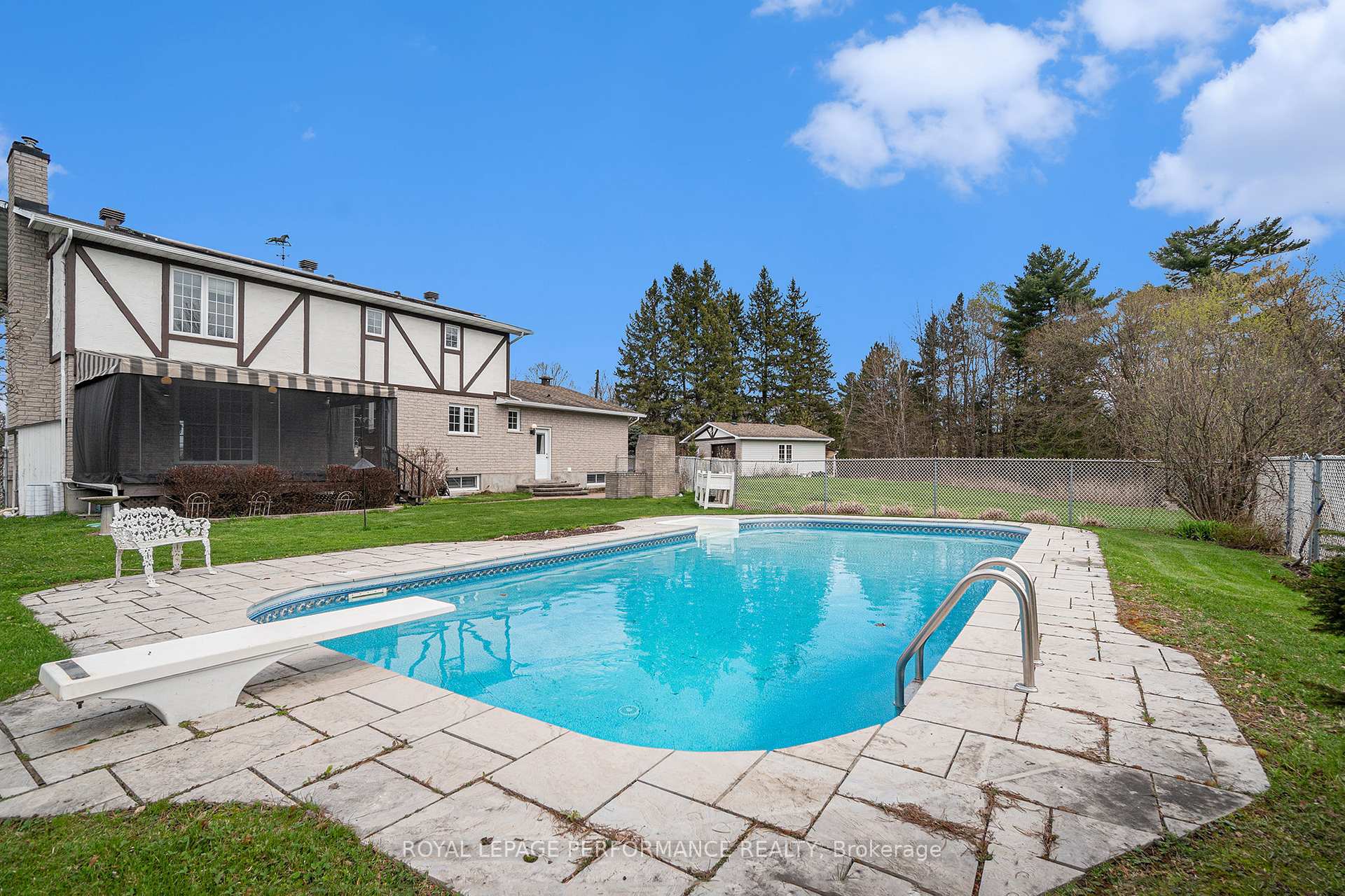 Photo 31 of 1500 Kinsella Drive, Ottawa, Cumberland Estates — HOMEH