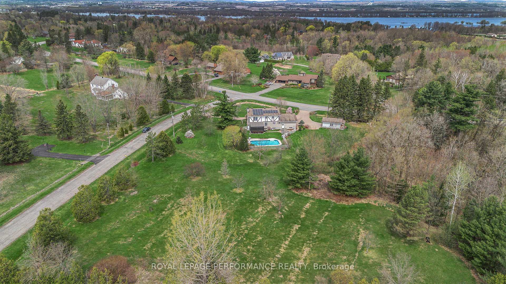 Photo 37 of 1500 Kinsella Drive, Ottawa, Cumberland Estates — HOMEH