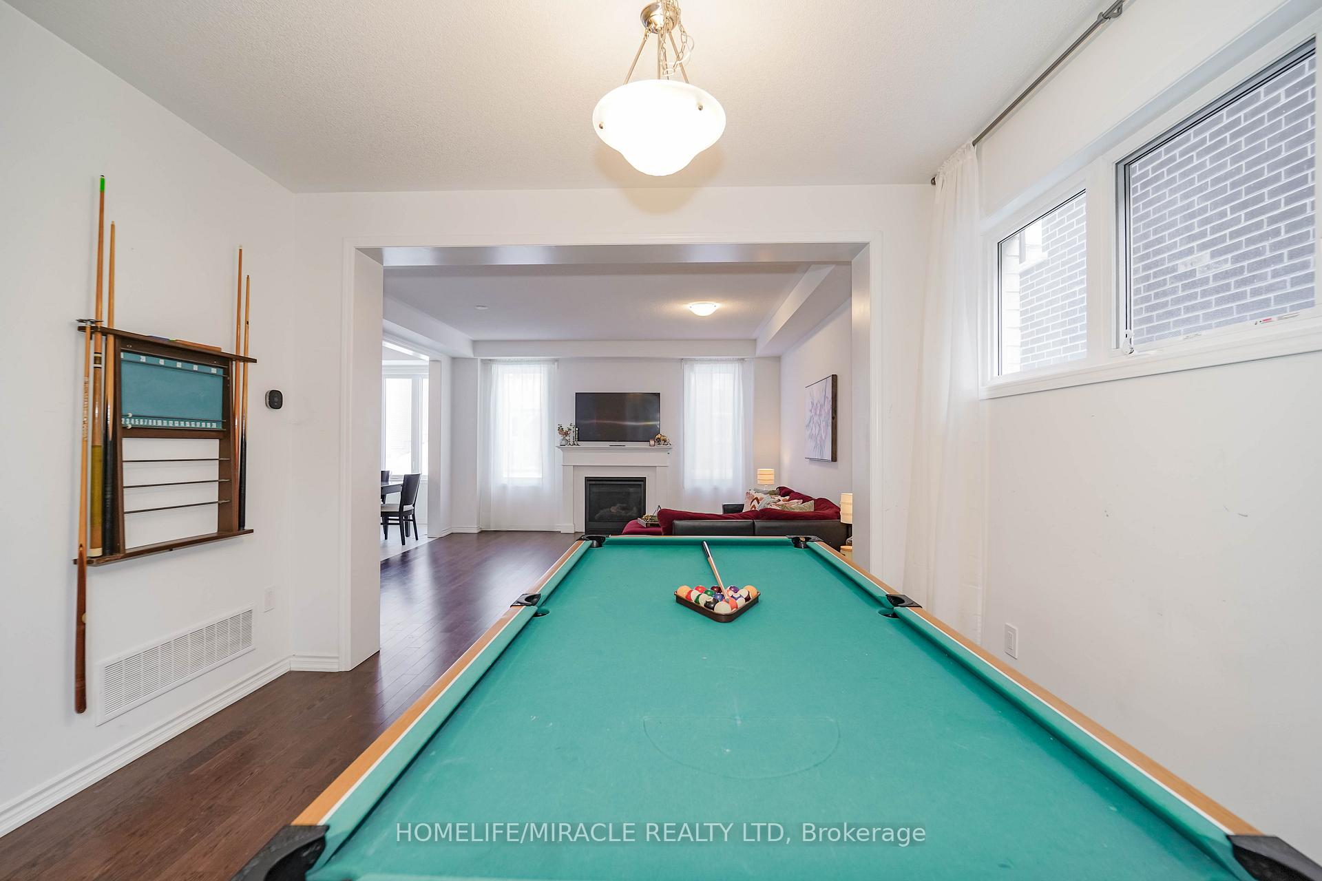 Photo 5 of 2823 Foxden Square, Pickering, Rural Pickering — HOMEH