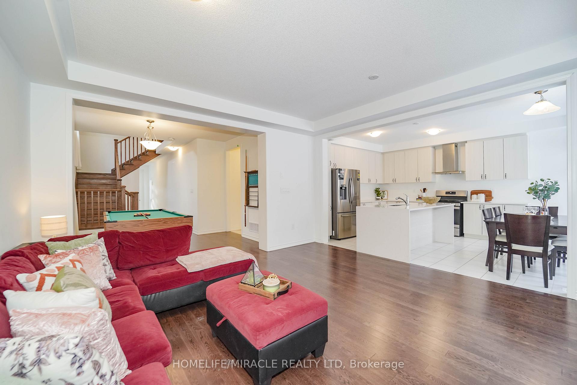 Photo 10 of 2823 Foxden Square, Pickering, Rural Pickering — HOMEH