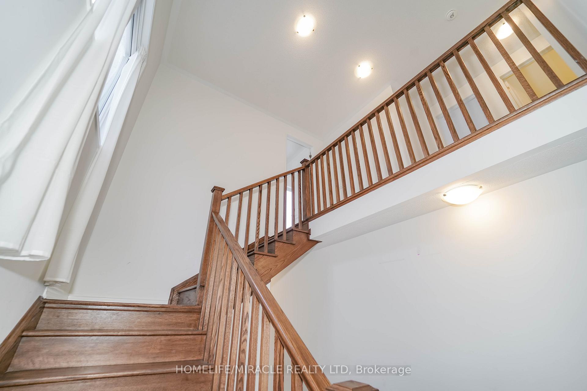 Photo 17 of 2823 Foxden Square, Pickering, Rural Pickering — HOMEH