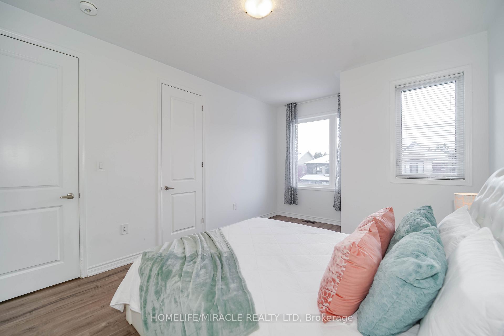 Photo 21 of 2823 Foxden Square, Pickering, Rural Pickering — HOMEH