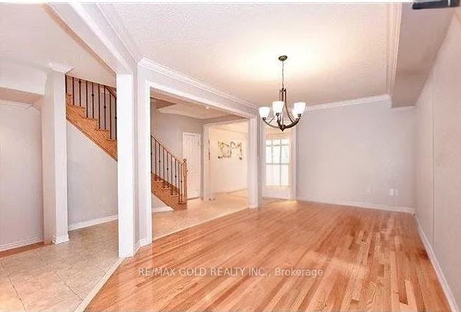 Photo 3 of 895 Transom Crescent, Milton, Willmott — HOMEH