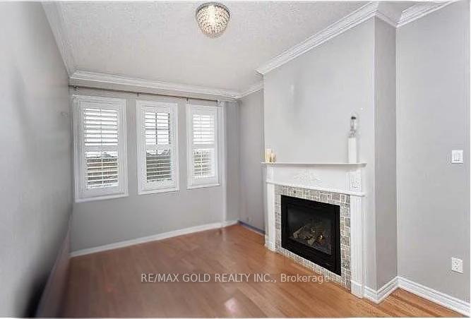 Photo 4 of 895 Transom Crescent, Milton, Willmott — HOMEH