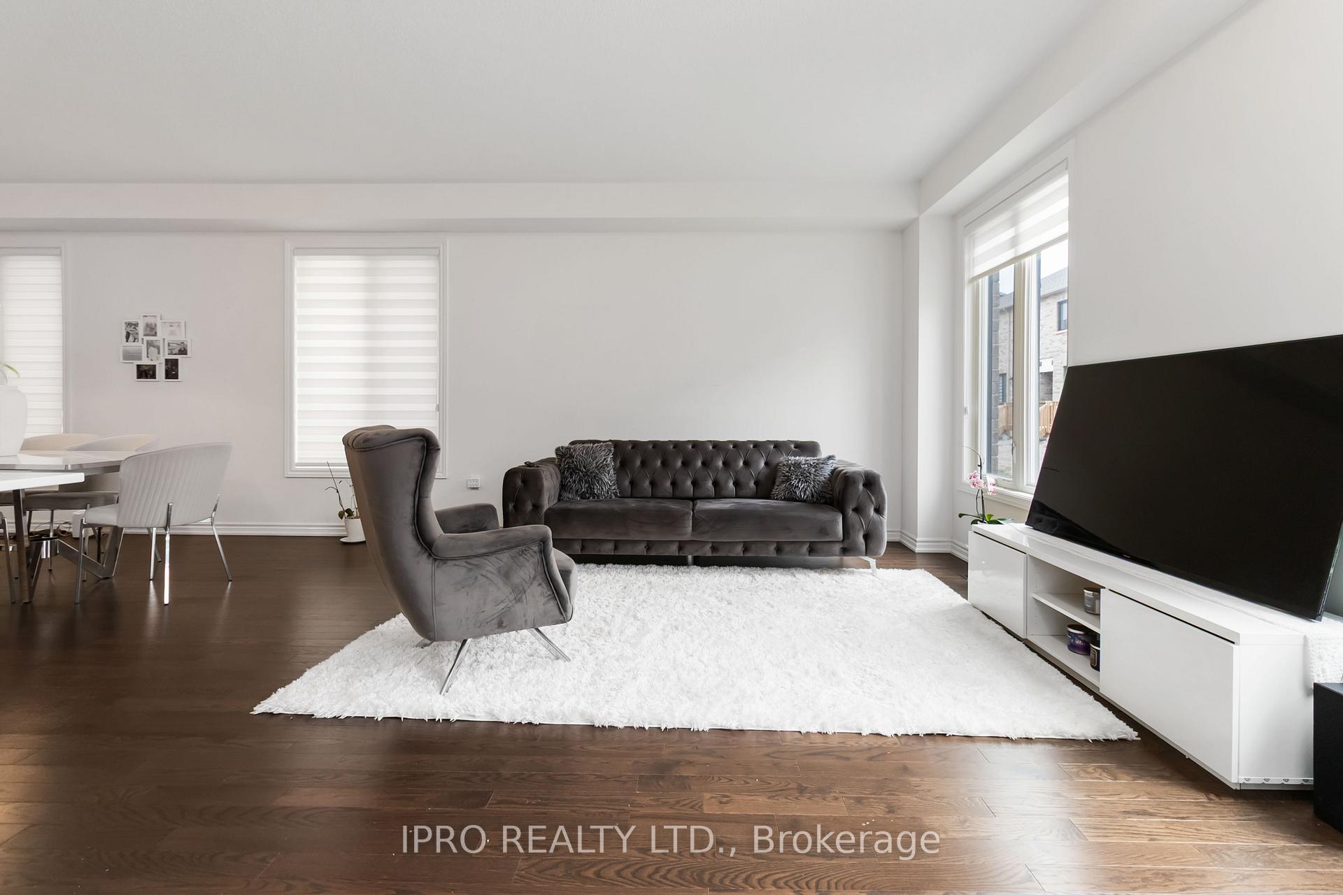 Photo 6 of 486 Bergamot Avenue, Milton, Walker — HOMEH