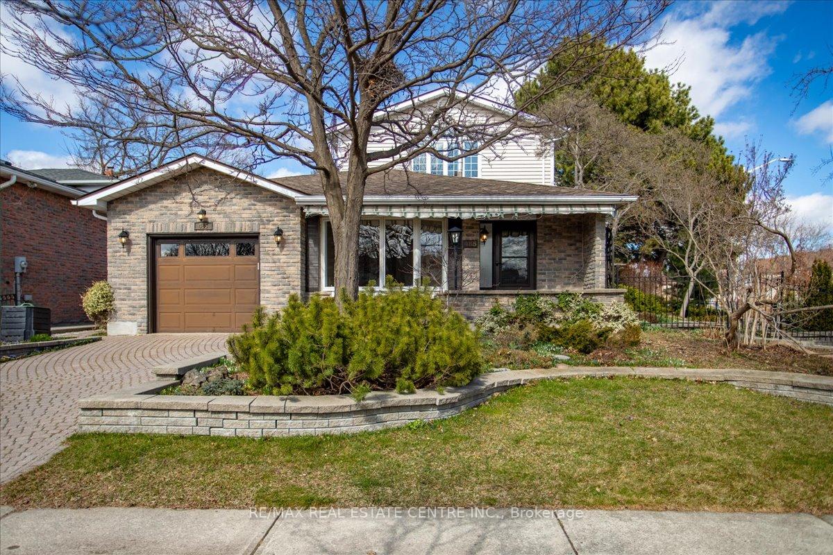 Front of 485 Gowland Crescent