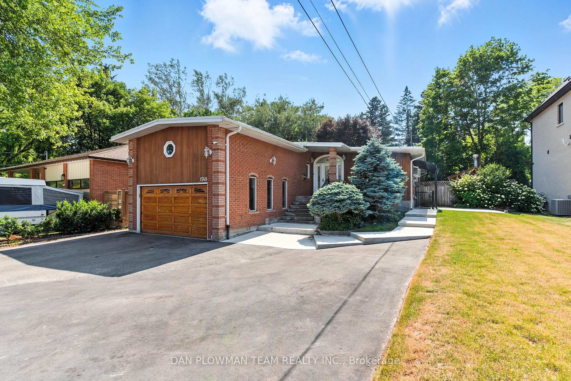 Photo 3 of 1748 Fairport Road, Pickering, Dunbarton — HOMEH