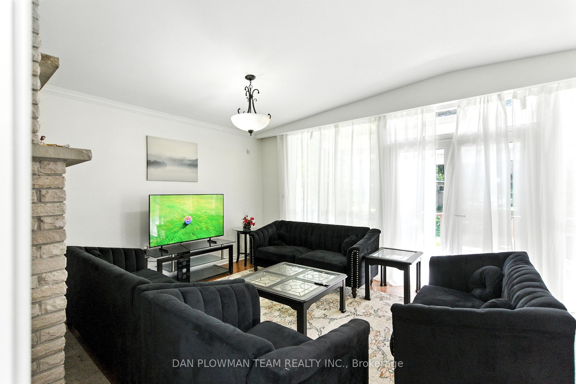 Photo 6 of 1748 Fairport Road, Pickering, Dunbarton — HOMEH