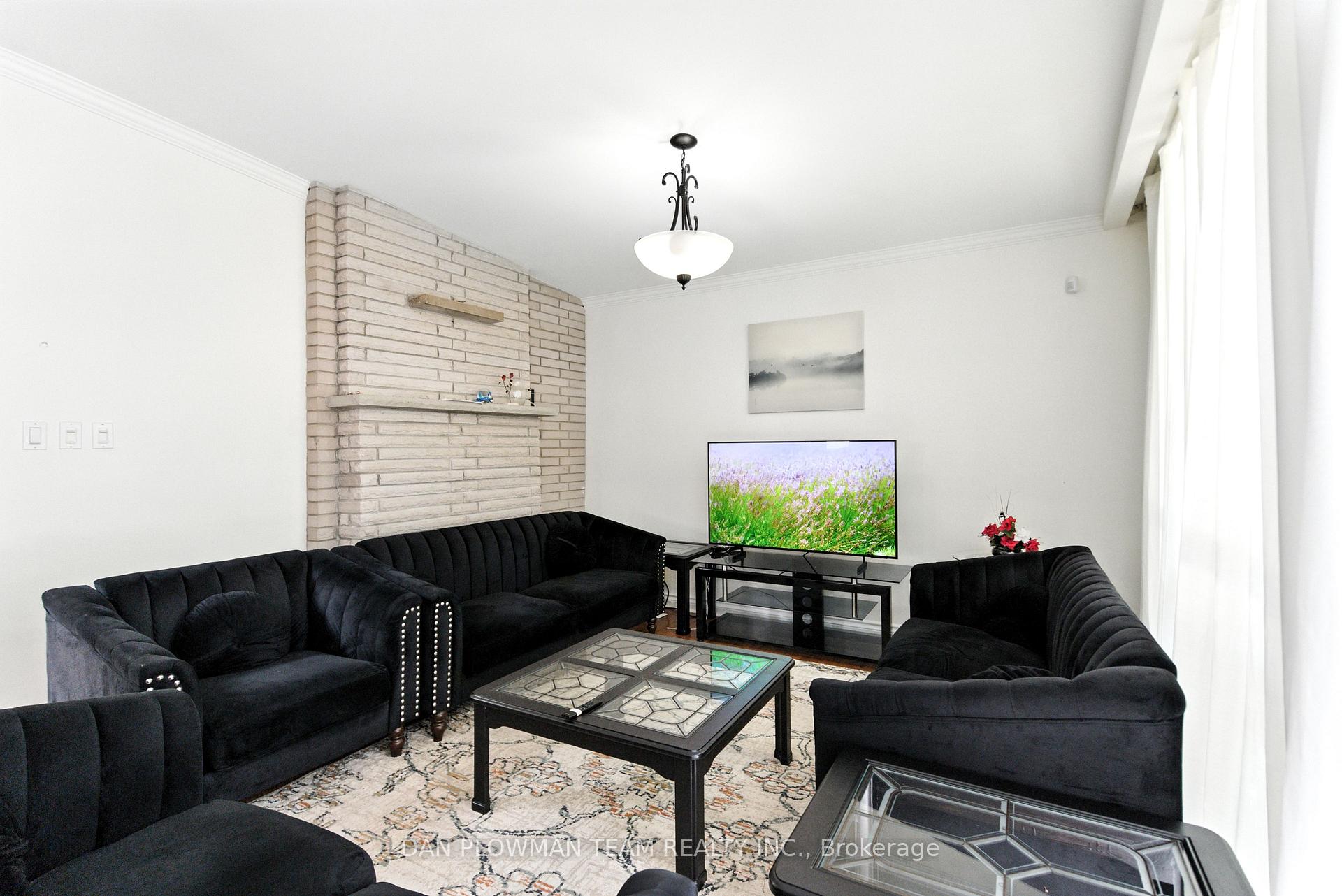 Photo 7 of 1748 Fairport Road, Pickering, Dunbarton — HOMEH