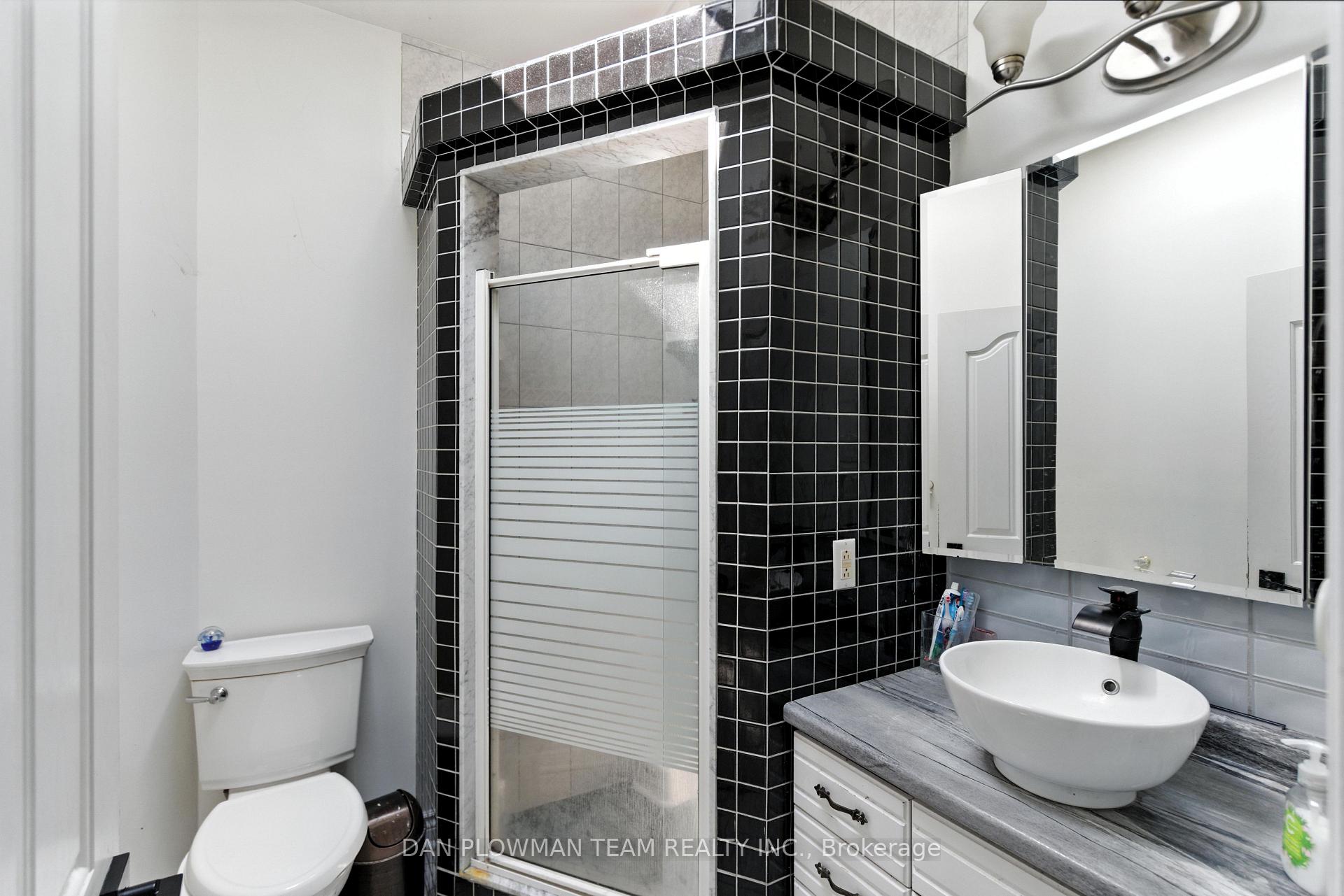 Photo 14 of 1748 Fairport Road, Pickering, Dunbarton — HOMEH