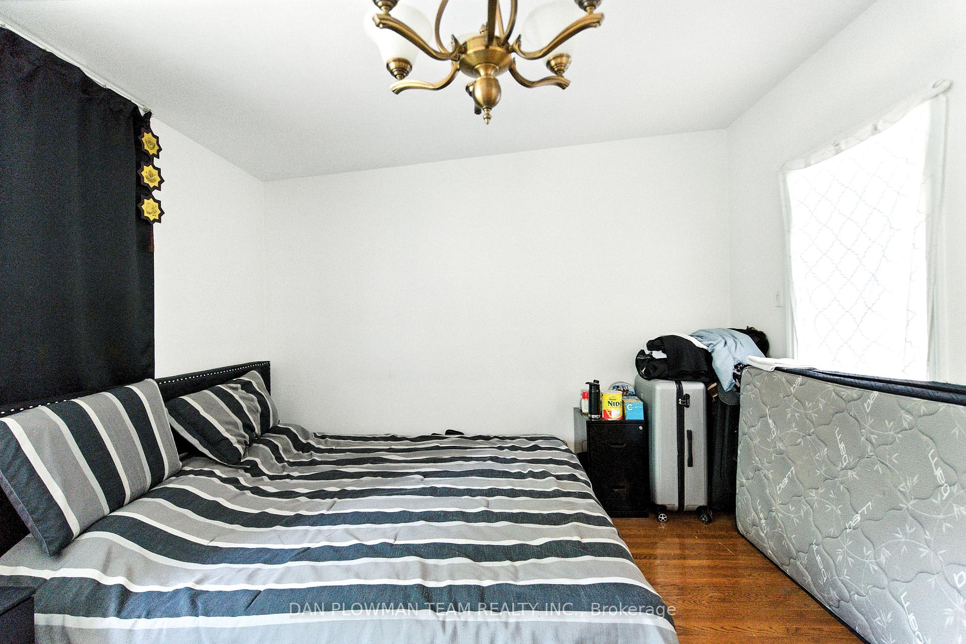 Photo 16 of 1748 Fairport Road, Pickering, Dunbarton — HOMEH