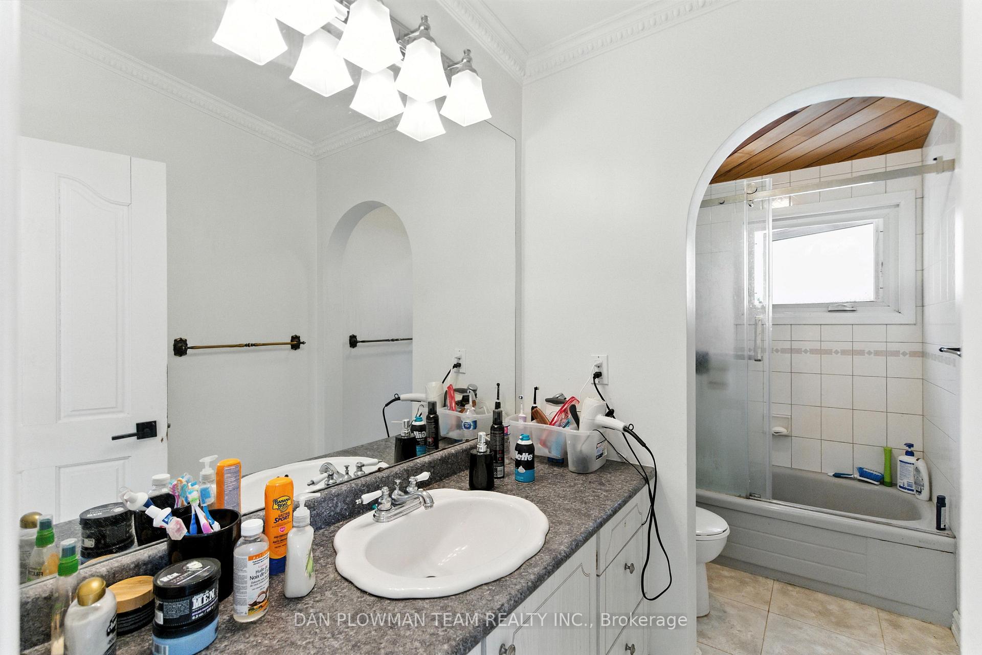 Photo 21 of 1748 Fairport Road, Pickering, Dunbarton — HOMEH