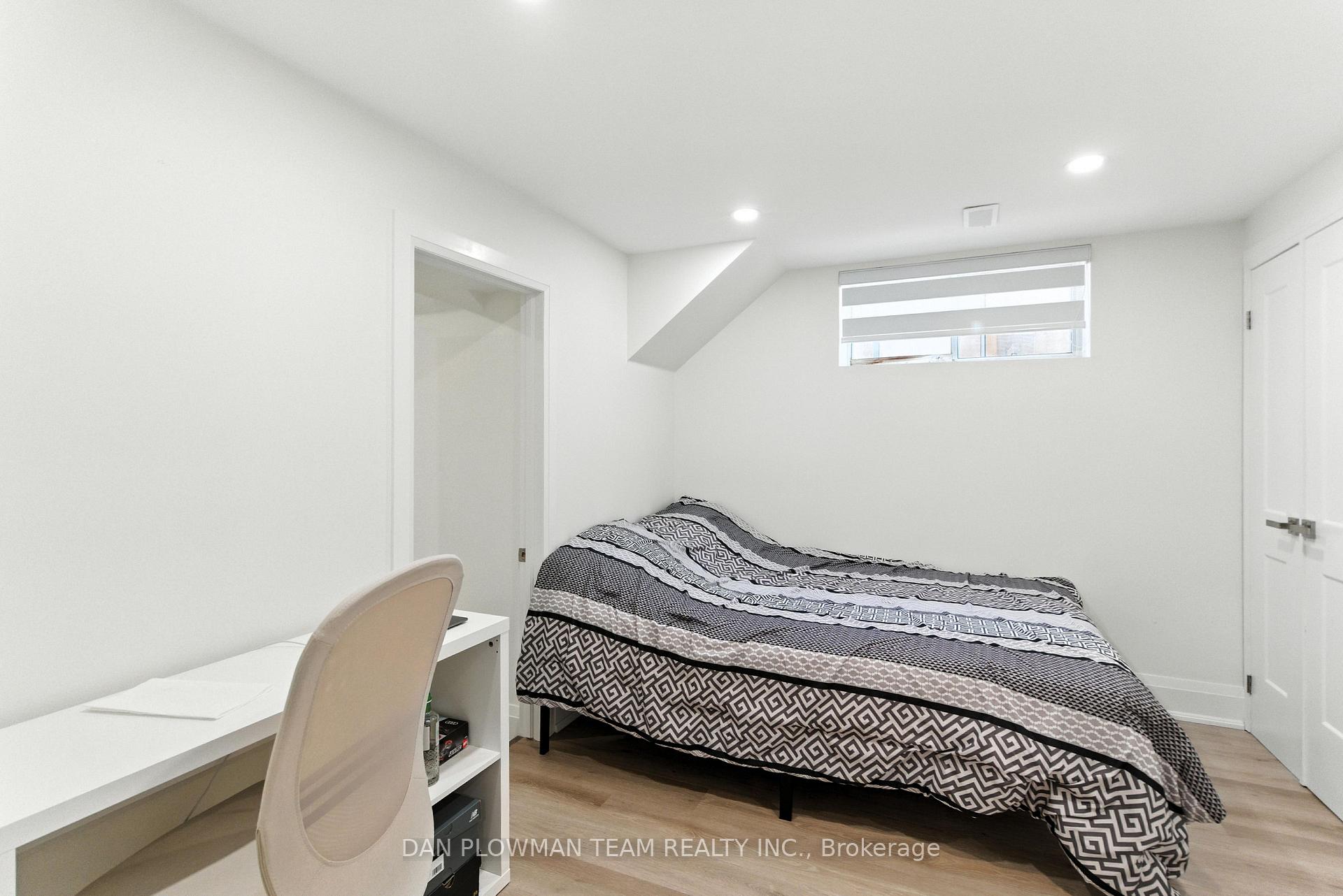 Photo 26 of 1748 Fairport Road, Pickering, Dunbarton — HOMEH