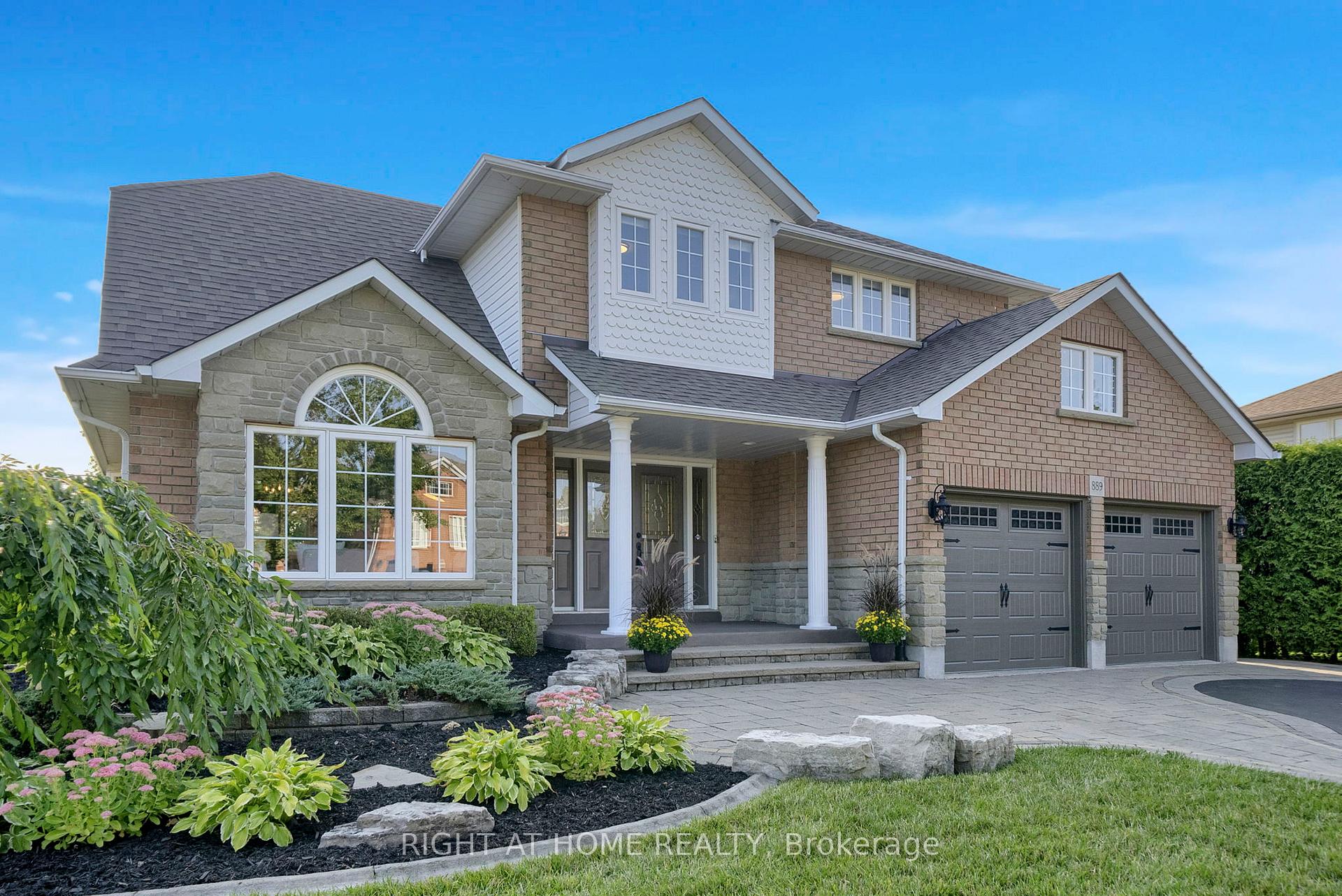 Photo 3 of 889 Oberland Drive, Oshawa, Pinecrest — HOMEH