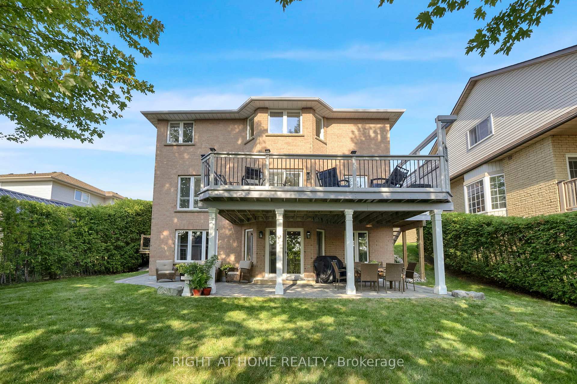 Photo 4 of 889 Oberland Drive, Oshawa, Pinecrest — HOMEH
