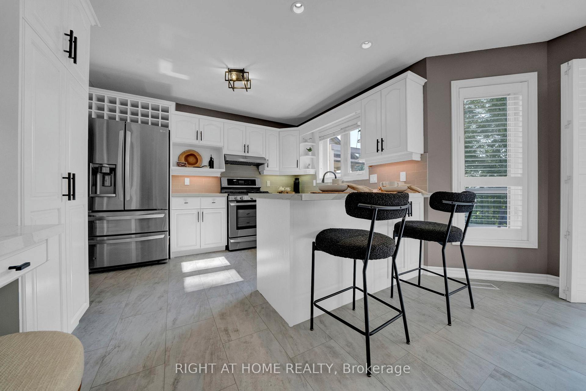 Photo 14 of 889 Oberland Drive, Oshawa, Pinecrest — HOMEH