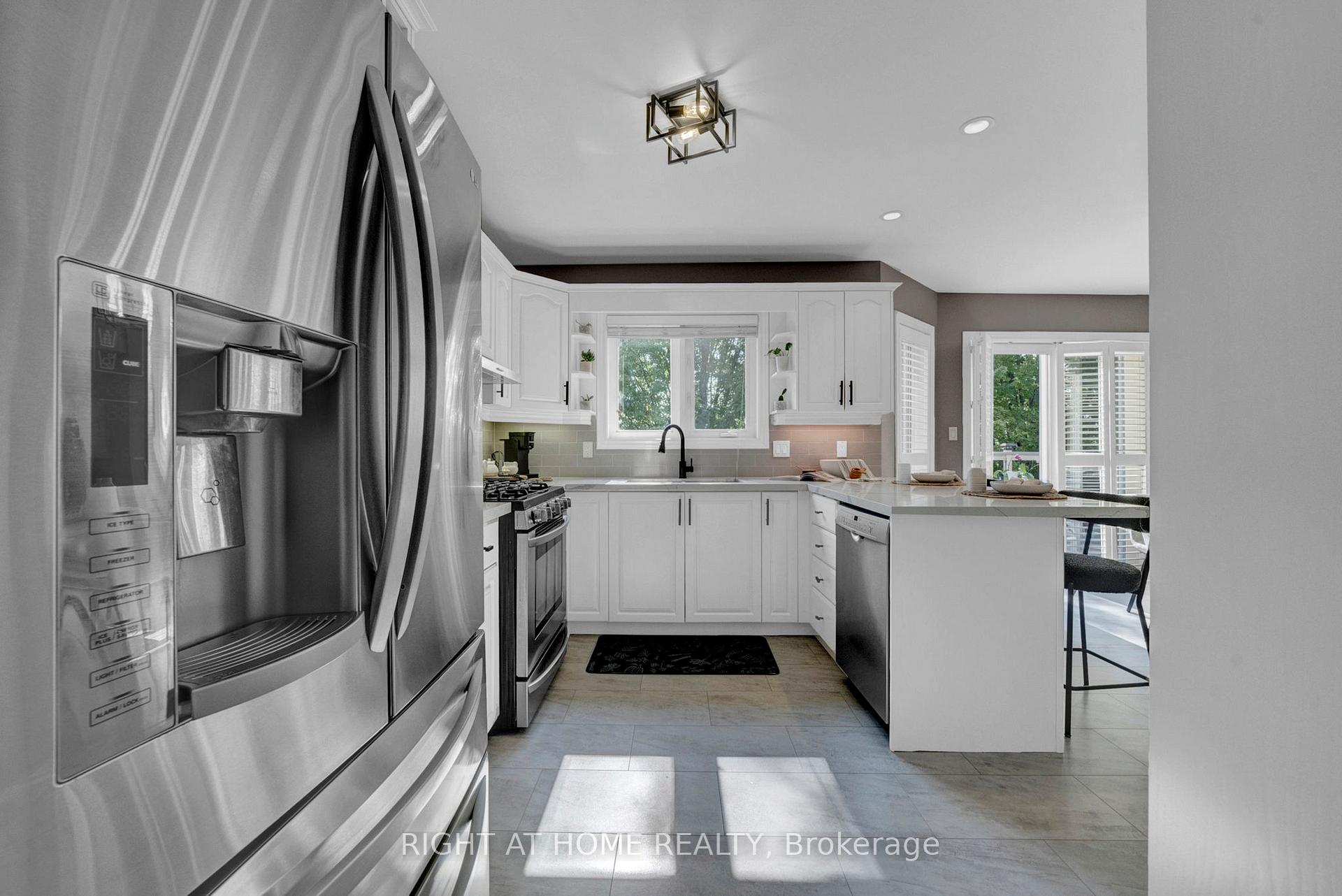 Photo 15 of 889 Oberland Drive, Oshawa, Pinecrest — HOMEH