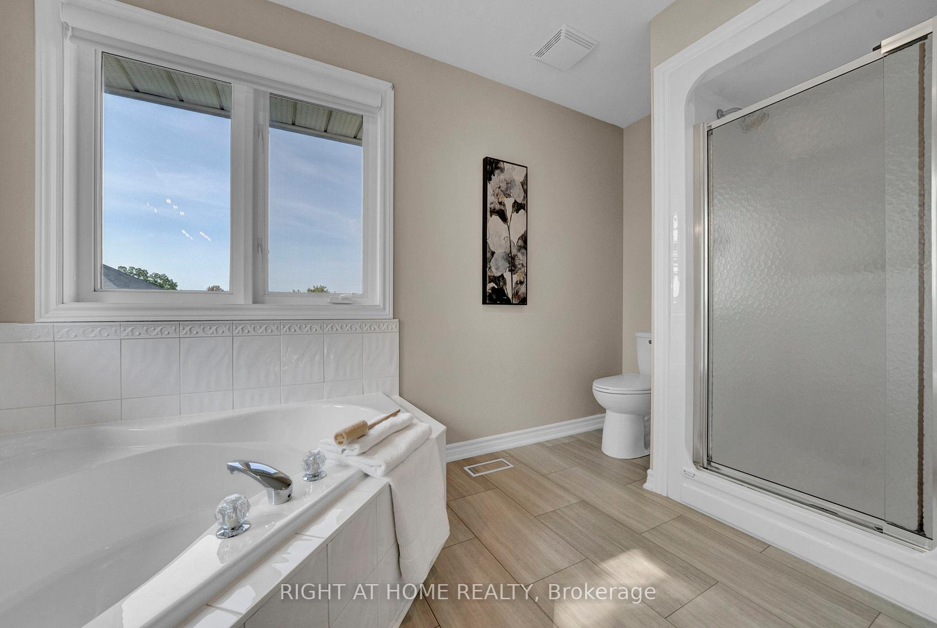 Photo 29 of 889 Oberland Drive, Oshawa, Pinecrest — HOMEH