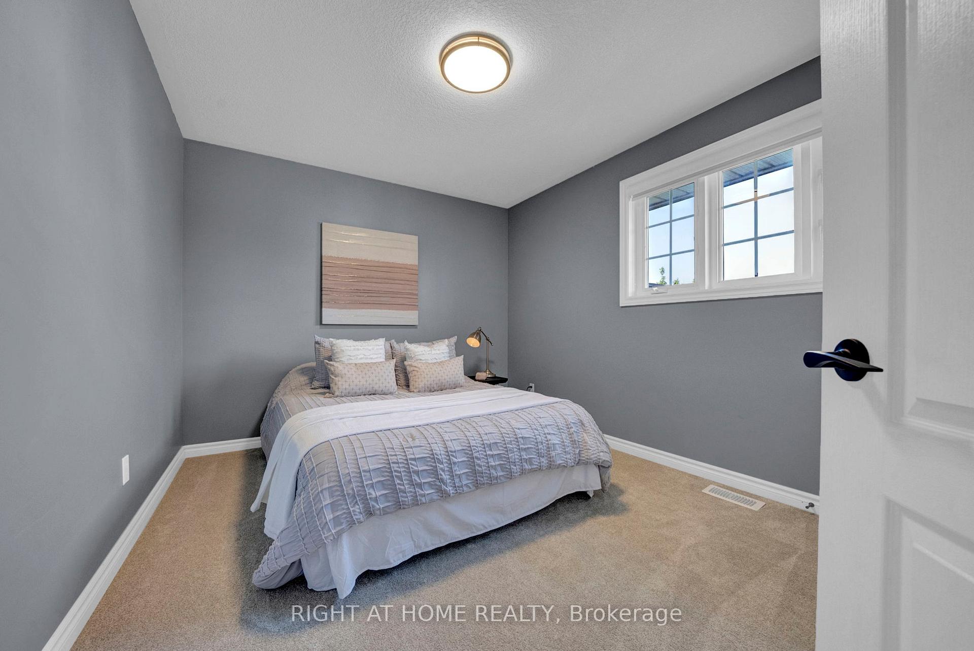 Photo 32 of 889 Oberland Drive, Oshawa, Pinecrest — HOMEH