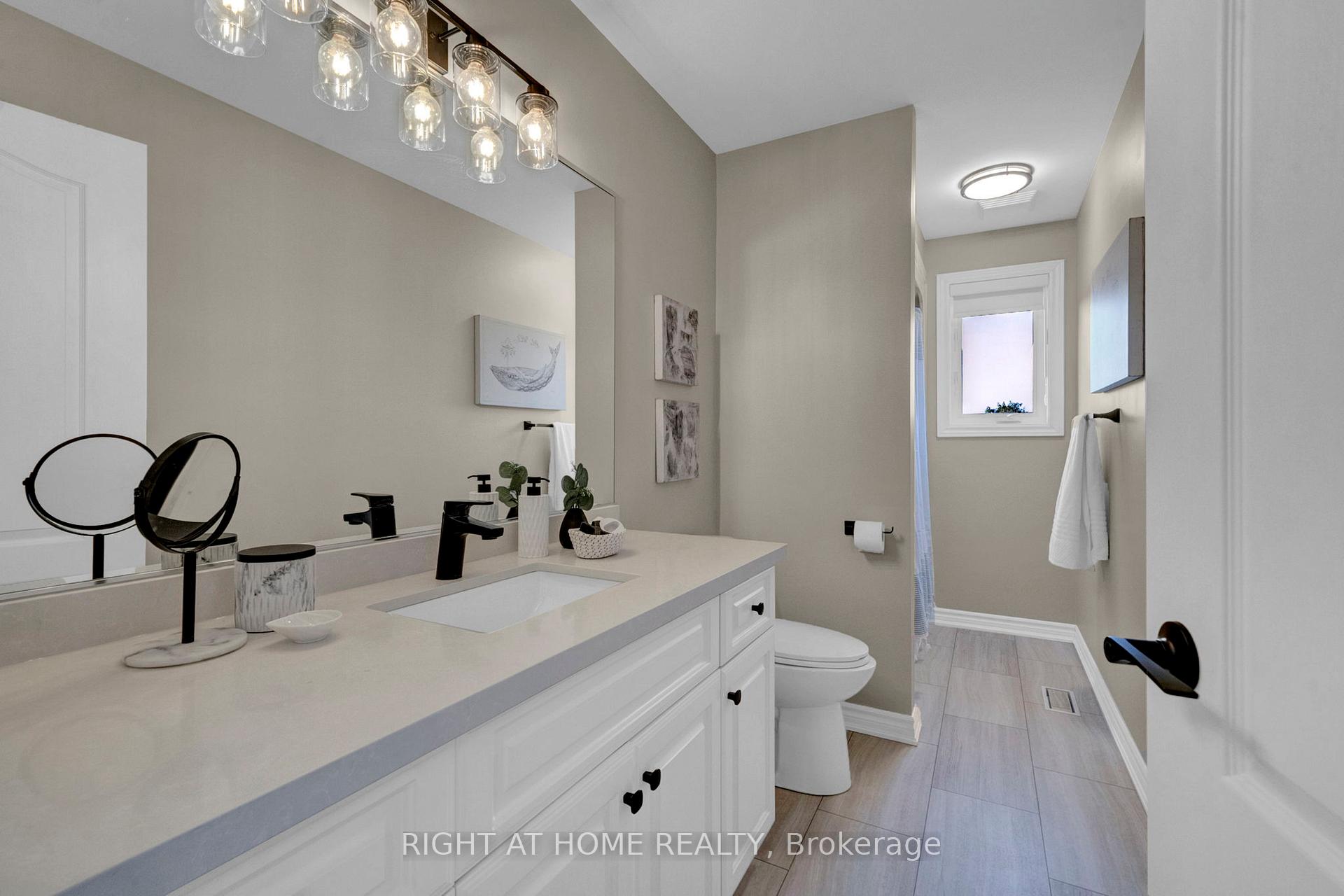 Photo 34 of 889 Oberland Drive, Oshawa, Pinecrest — HOMEH