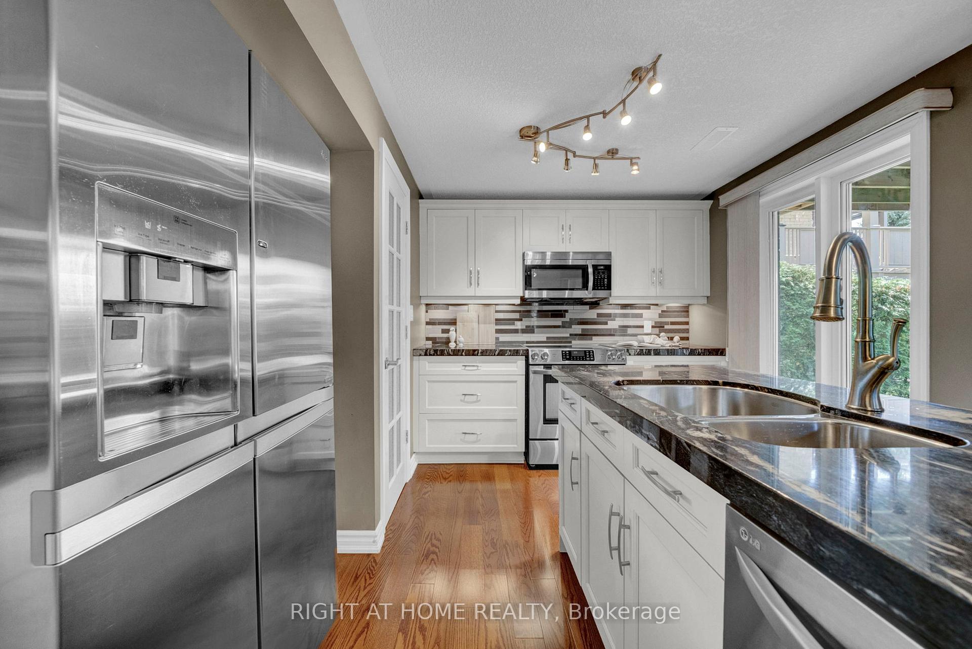 Photo 41 of 889 Oberland Drive, Oshawa, Pinecrest — HOMEH