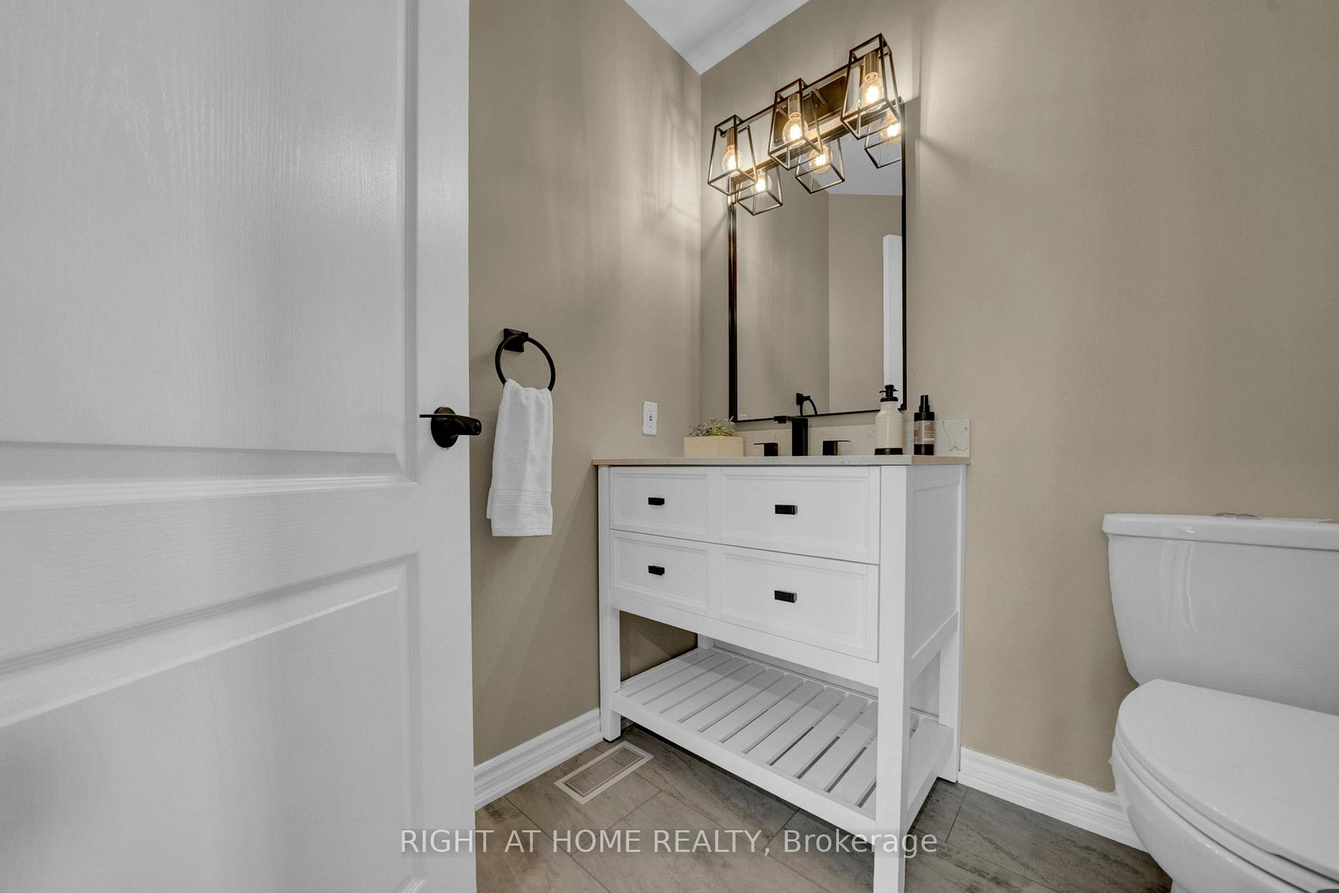 Photo 47 of 889 Oberland Drive, Oshawa, Pinecrest — HOMEH