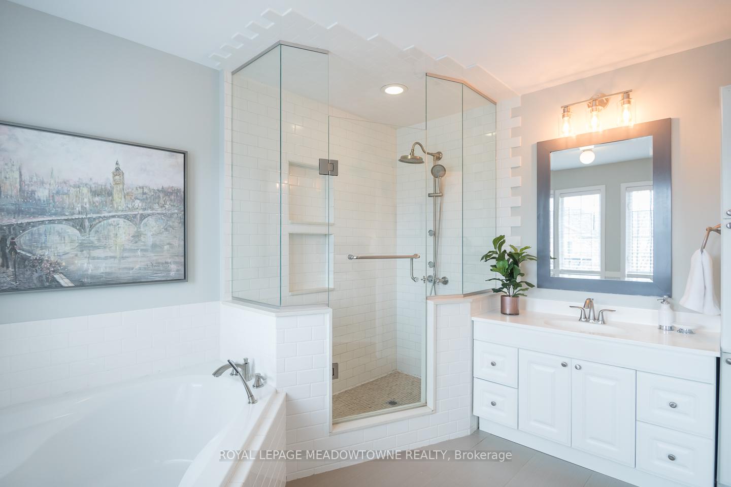 Photo 4 of 217 Fitzgerald Crescent, Milton, Dempsey — HOMEH