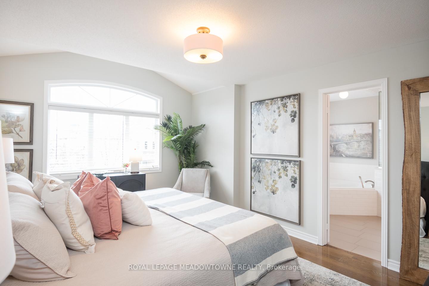Photo 5 of 217 Fitzgerald Crescent, Milton, Dempsey — HOMEH