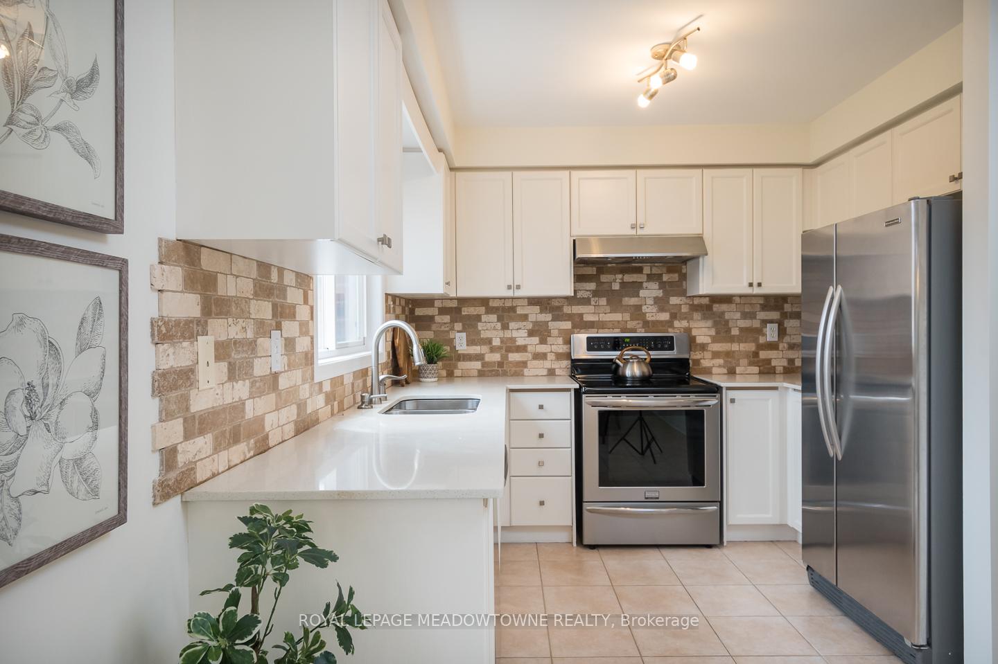 Photo 19 of 217 Fitzgerald Crescent, Milton, Dempsey — HOMEH