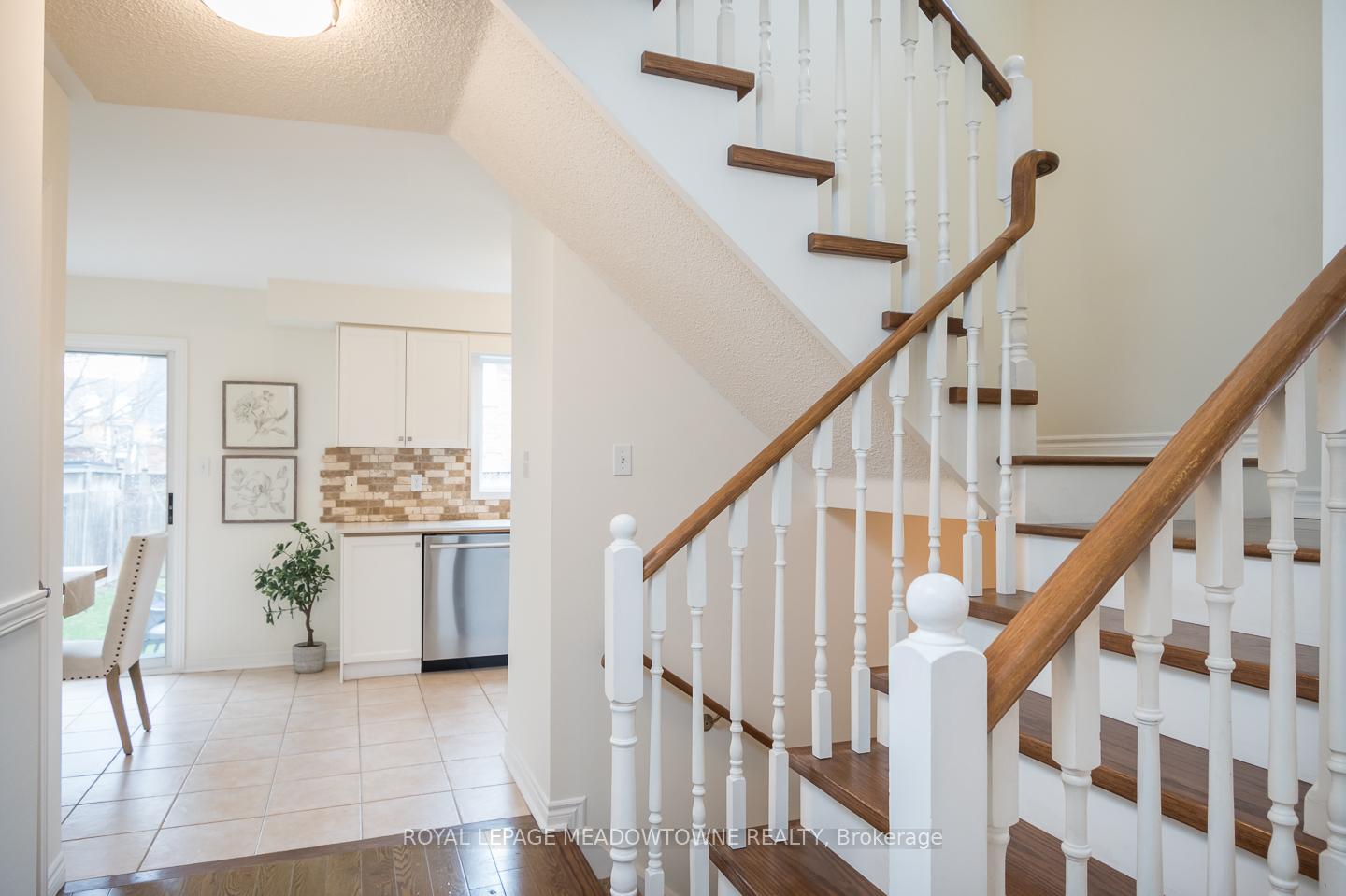 Photo 24 of 217 Fitzgerald Crescent, Milton, Dempsey — HOMEH