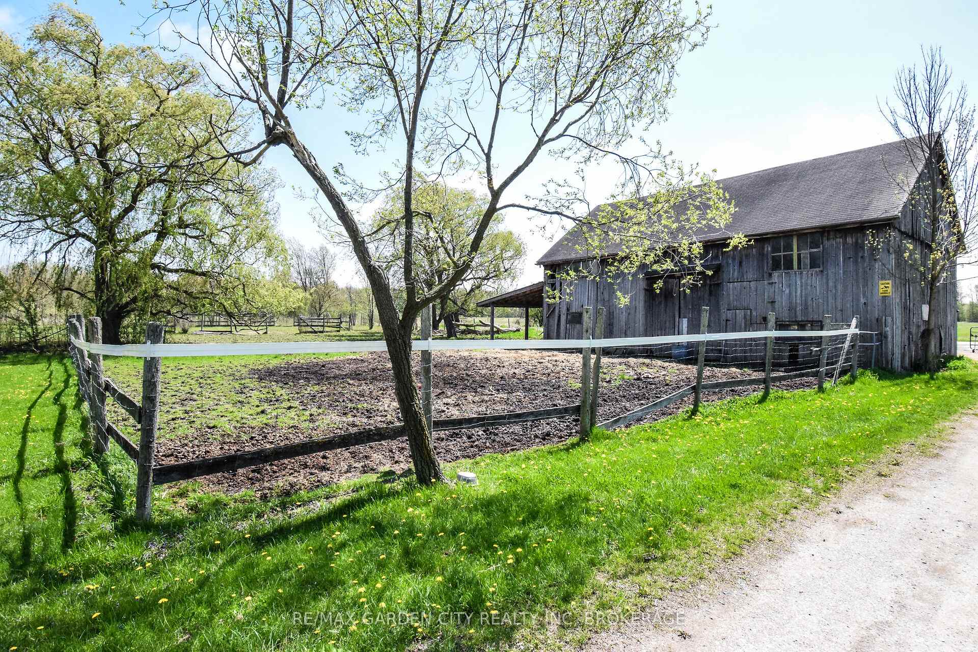 Photo 4 of 6467 Sauer Road, Niagara Falls, Lyons Creek — HOMEH
