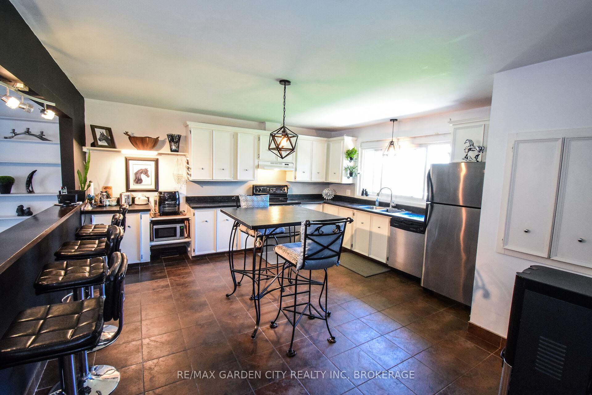 Photo 25 of 6467 Sauer Road, Niagara Falls, Lyons Creek — HOMEH
