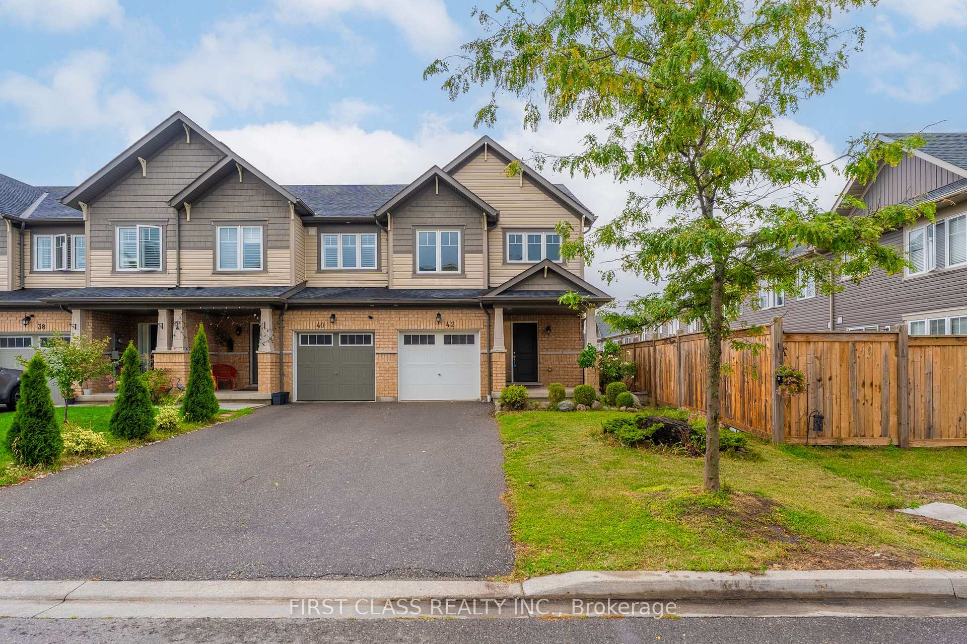 Photo 1 of 42 Great Gabe Crescent, Oshawa, Windfields — HOMEH