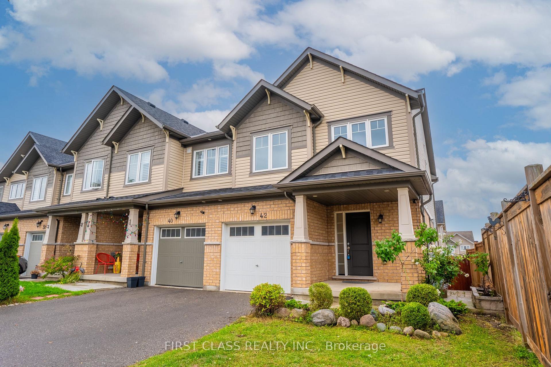 Photo 2 of 42 Great Gabe Crescent, Oshawa, Windfields — HOMEH