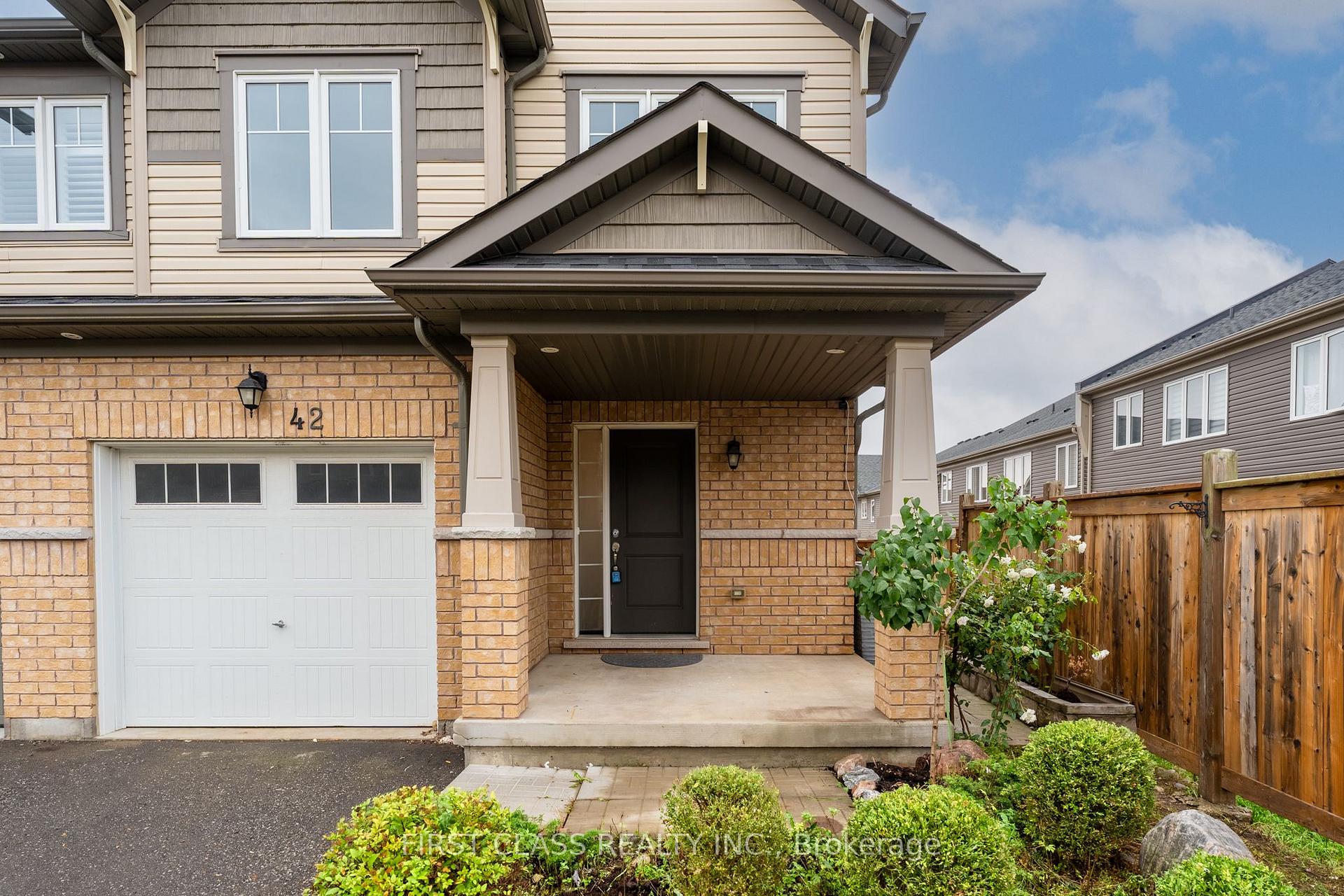 Photo 4 of 42 Great Gabe Crescent, Oshawa, Windfields — HOMEH
