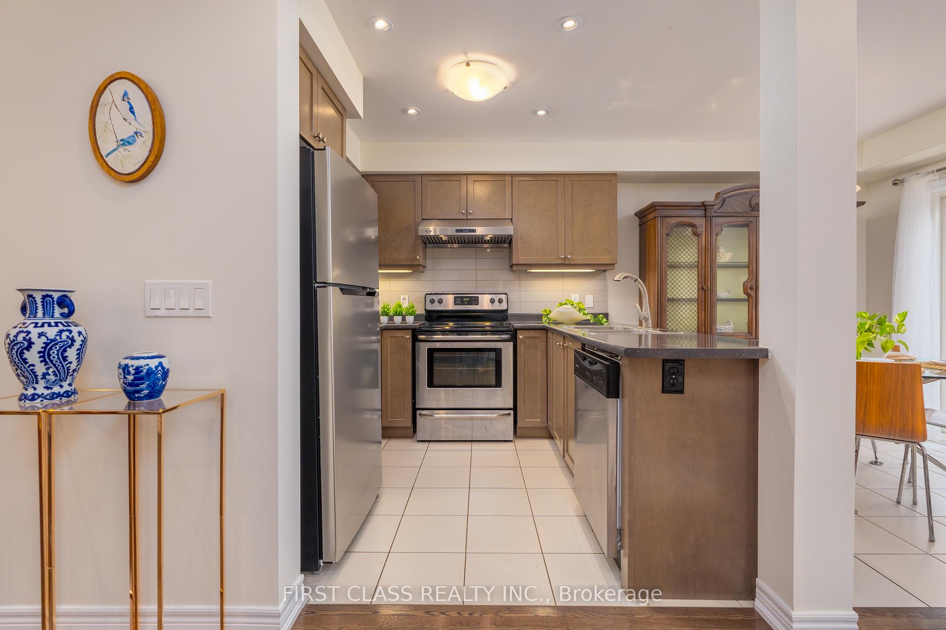 Photo 11 of 42 Great Gabe Crescent, Oshawa, Windfields — HOMEH