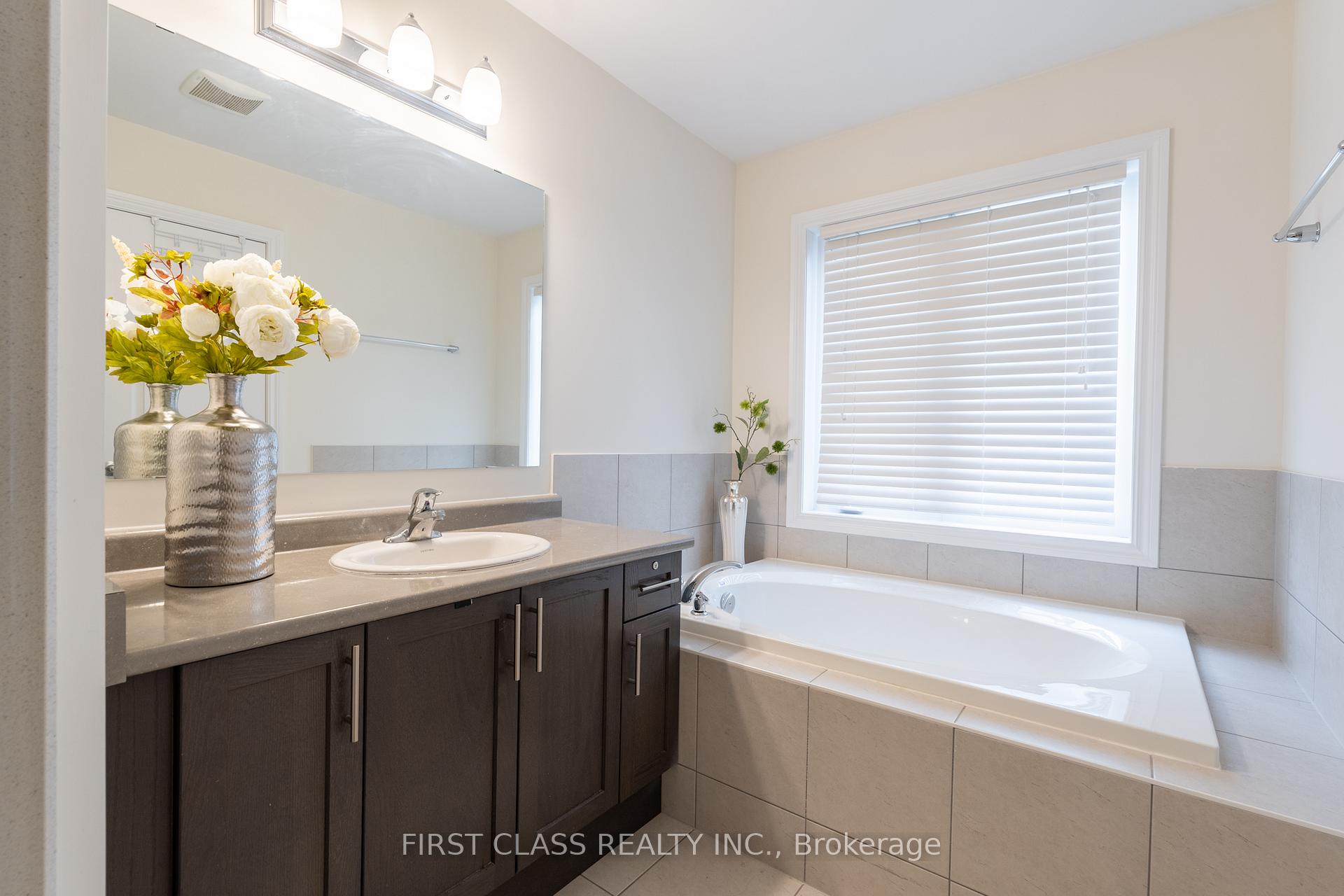 Photo 20 of 42 Great Gabe Crescent, Oshawa, Windfields — HOMEH