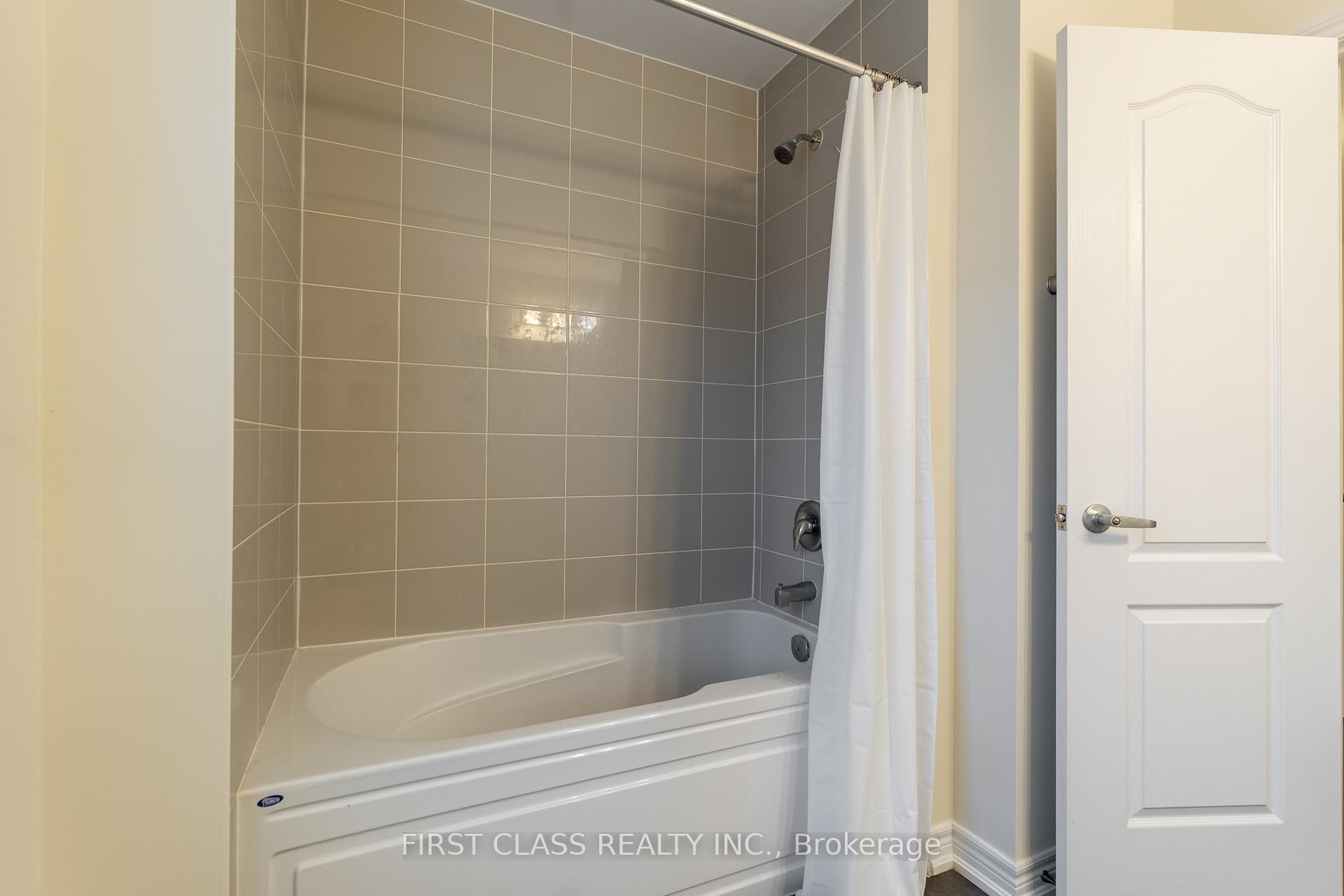 Photo 31 of 42 Great Gabe Crescent, Oshawa, Windfields — HOMEH