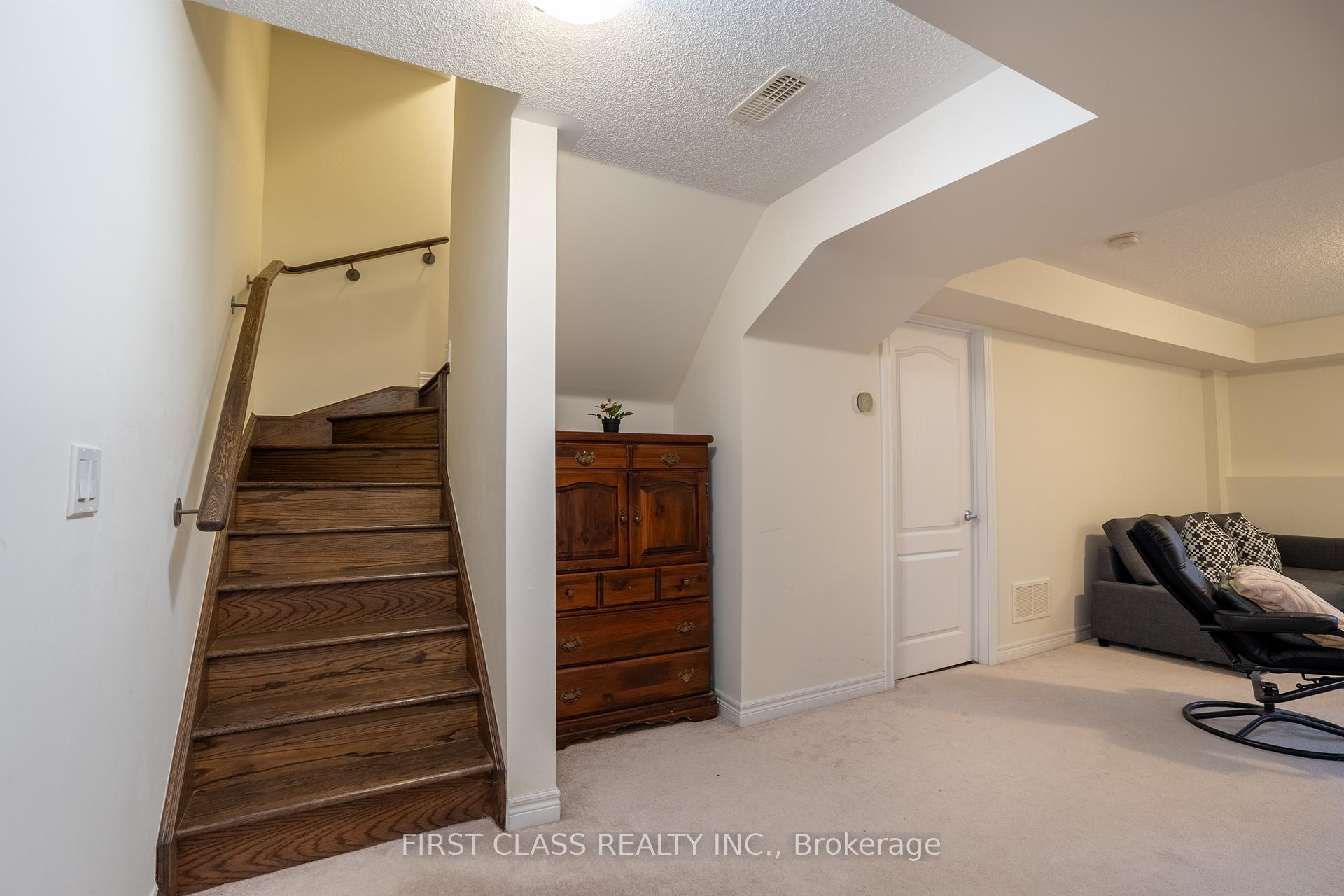 Photo 32 of 42 Great Gabe Crescent, Oshawa, Windfields — HOMEH