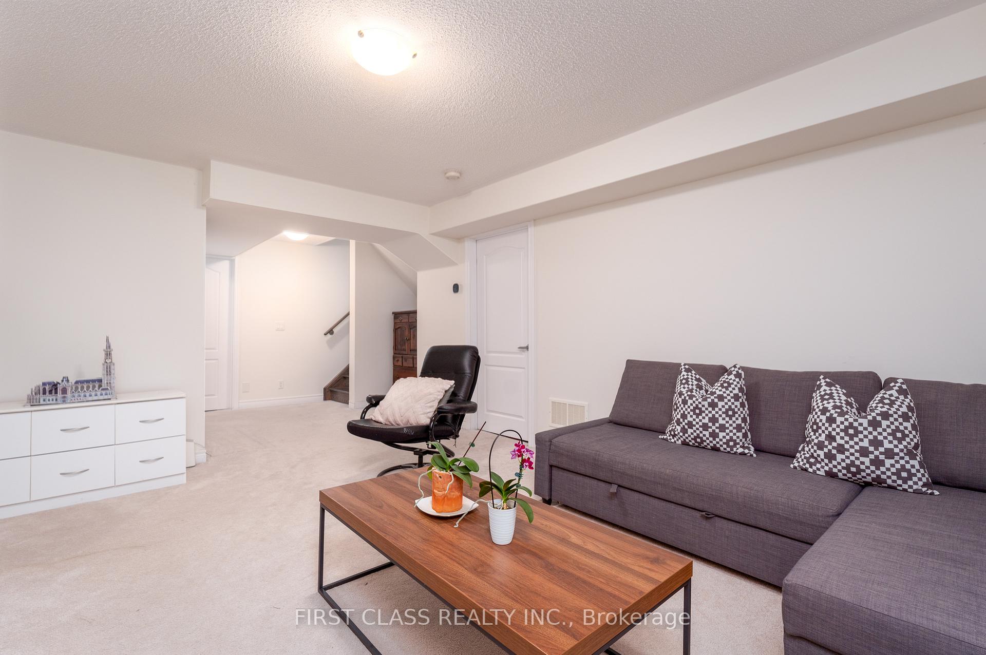 Photo 35 of 42 Great Gabe Crescent, Oshawa, Windfields — HOMEH