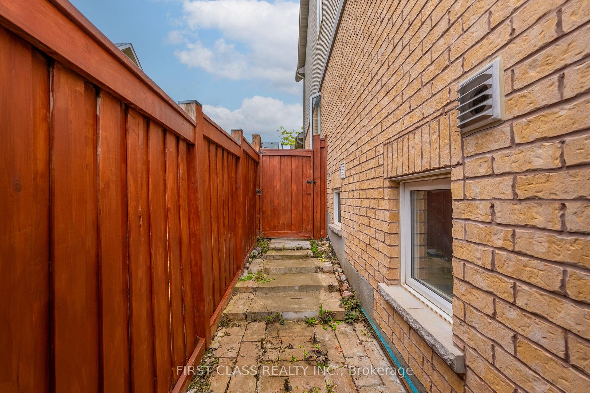 Photo 41 of 42 Great Gabe Crescent, Oshawa, Windfields — HOMEH