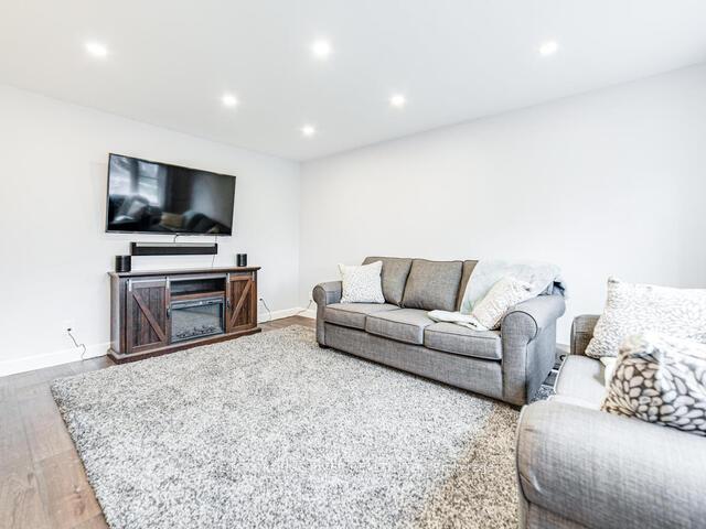 Photo 3 of 80 Oakes Avenue, Oshawa, O'Neill — HOMEH