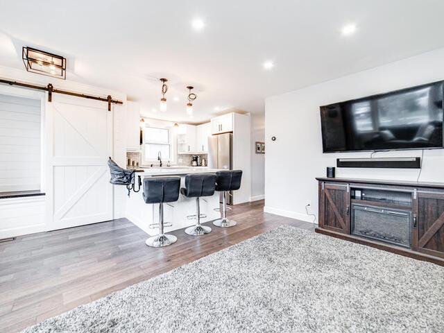 Photo 4 of 80 Oakes Avenue, Oshawa, O'Neill — HOMEH