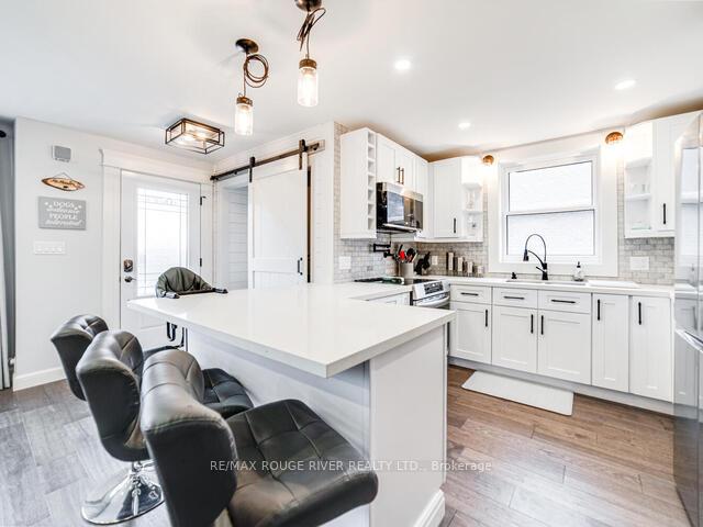 Photo 6 of 80 Oakes Avenue, Oshawa, O'Neill — HOMEH